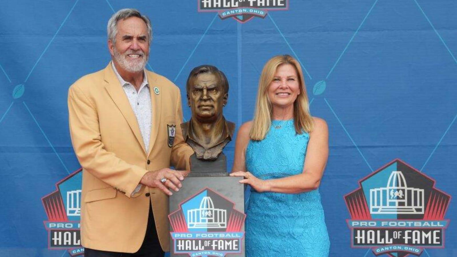 Record-breaking head coach finally gets to Canton