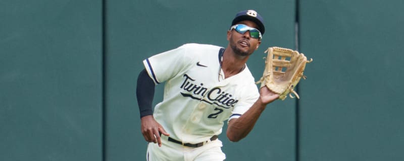 Angels, Padres, Pirates interested in former Gold Glove winner