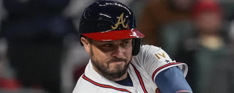 Braves sign d'Arnaud to 1-year, $8M contract for 2024 with club option
