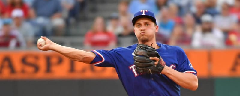 Rangers' Corey Seager leaves game vs. Tigers with injury