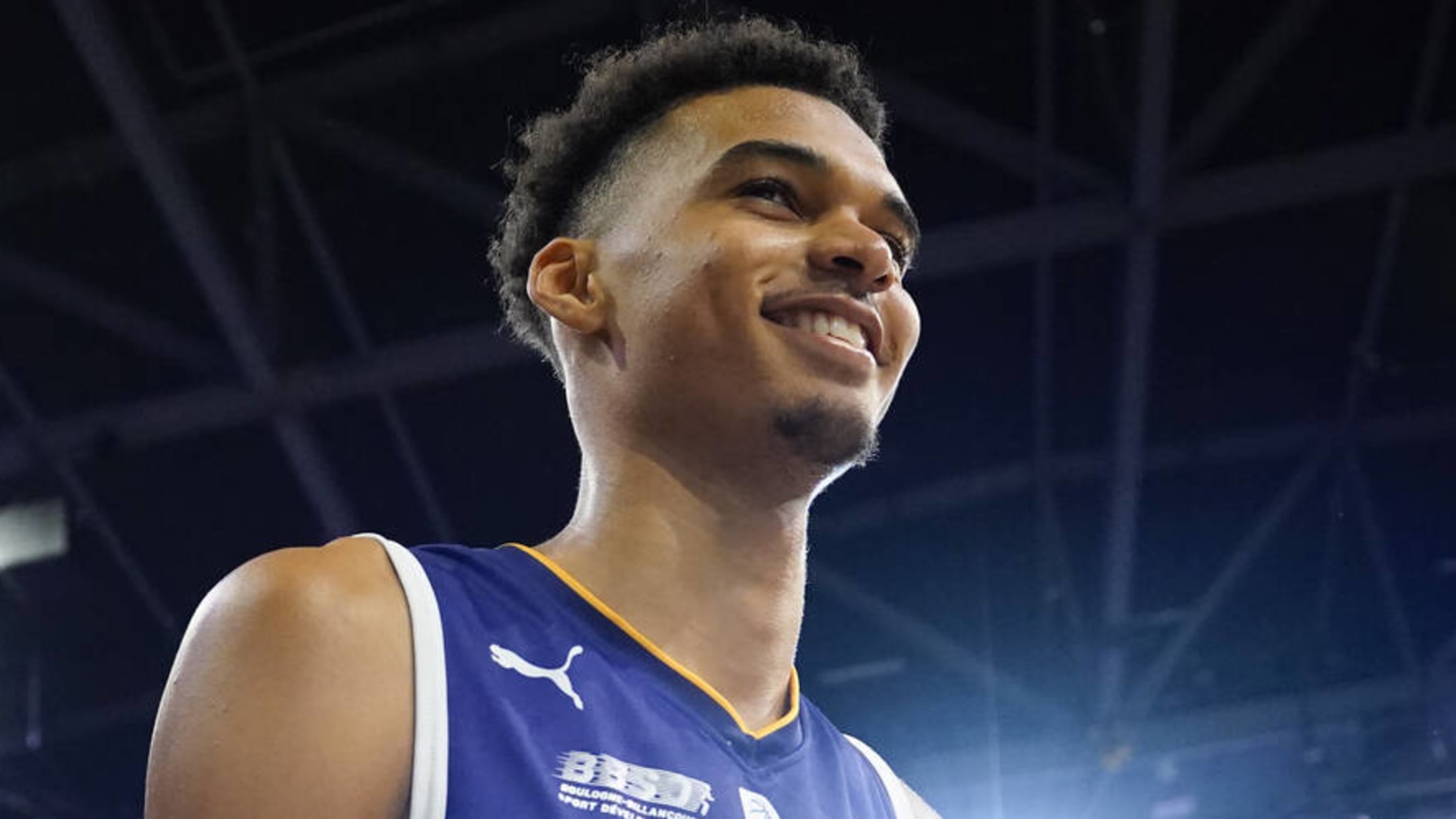 The Lakers began draft workouts to prepare for the No. 17 and No