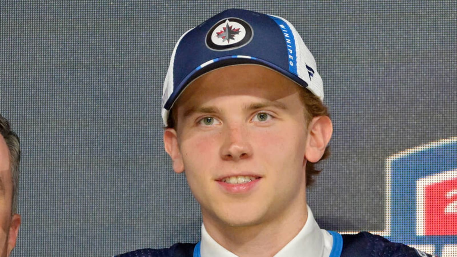 Jets ink  Lambert to a three-year entry-level deal