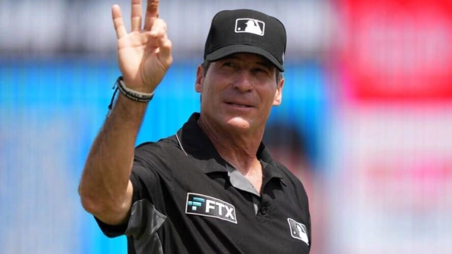 MLB Umpire Ángel Hernández Retires After Working More Than 30 Years