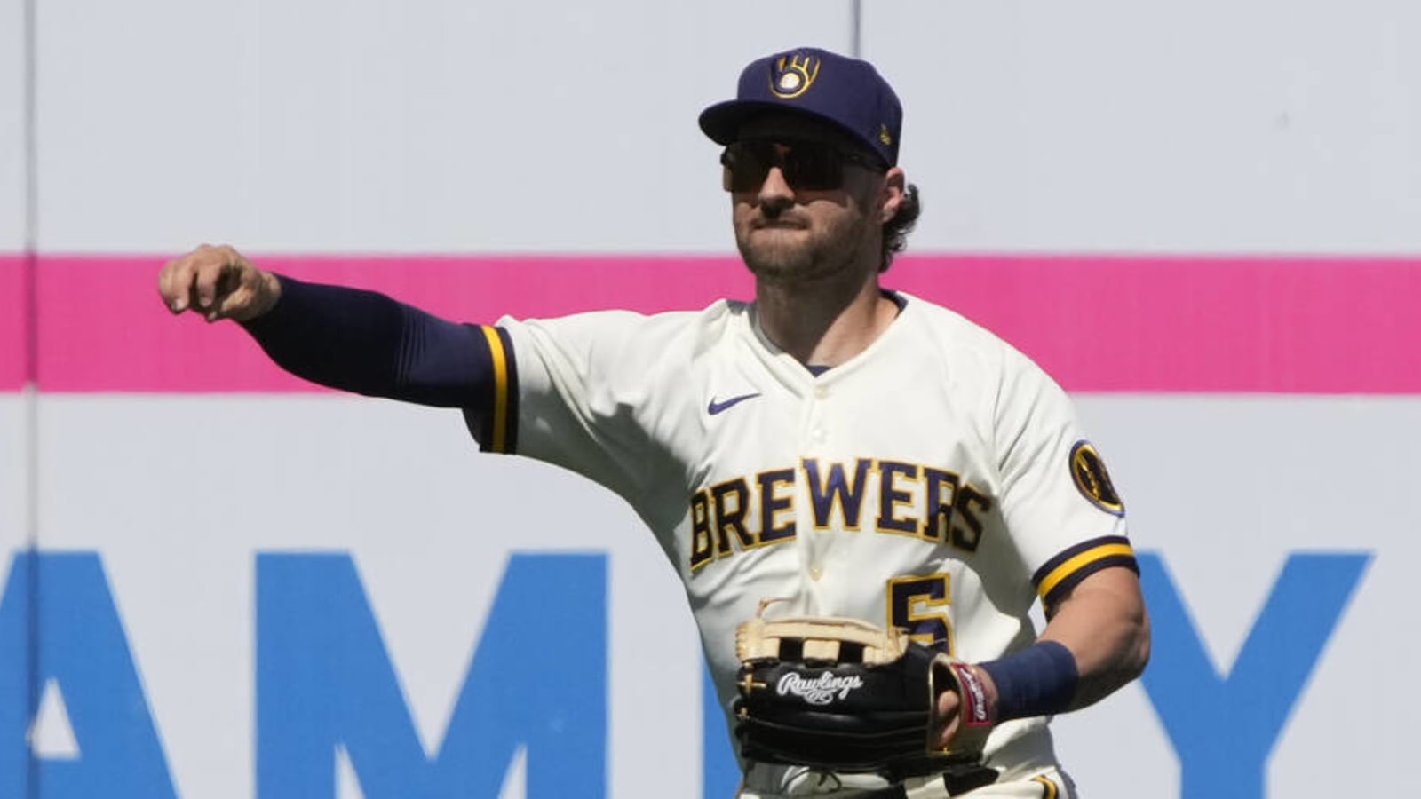 Brewers outfielder begins rehab assignment