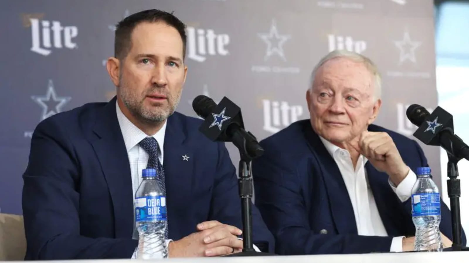 Dallas Cowboys pull off pre-draft trade for backup quarterback