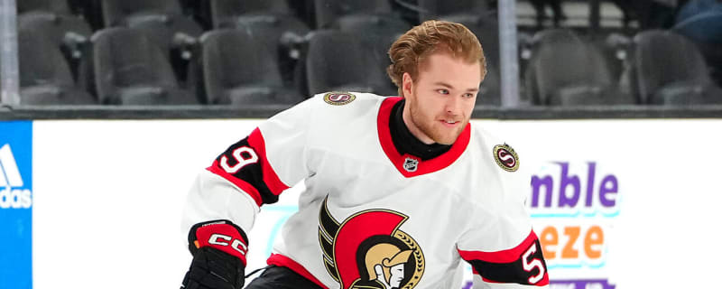 Senators re-sign forward to one-year deal