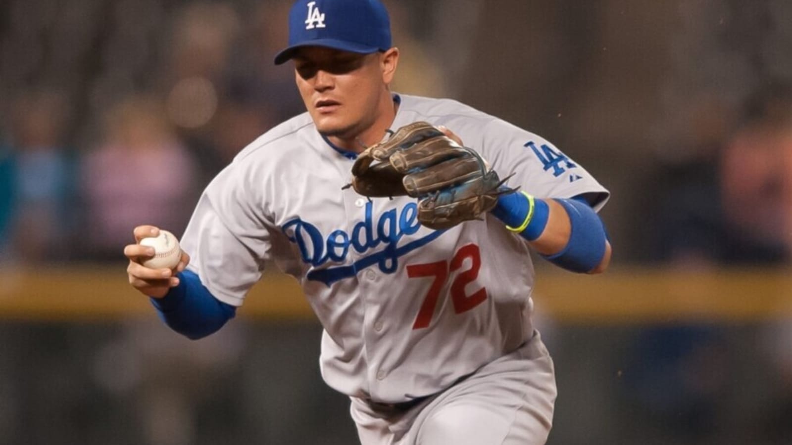 Watch: Miguel Rojas Unveils Return To No. 72 Jersey
