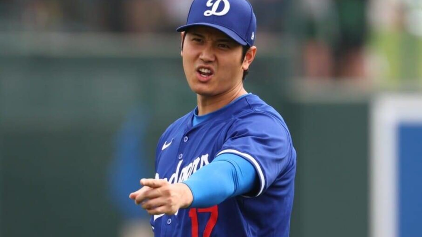 Dodgers Video: Magician Shlomo Levinger Impresses Shohei Ohtani With Card Trick