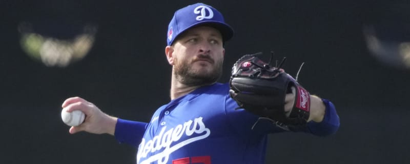 Dodgers add pair of righty pitchers to active roster