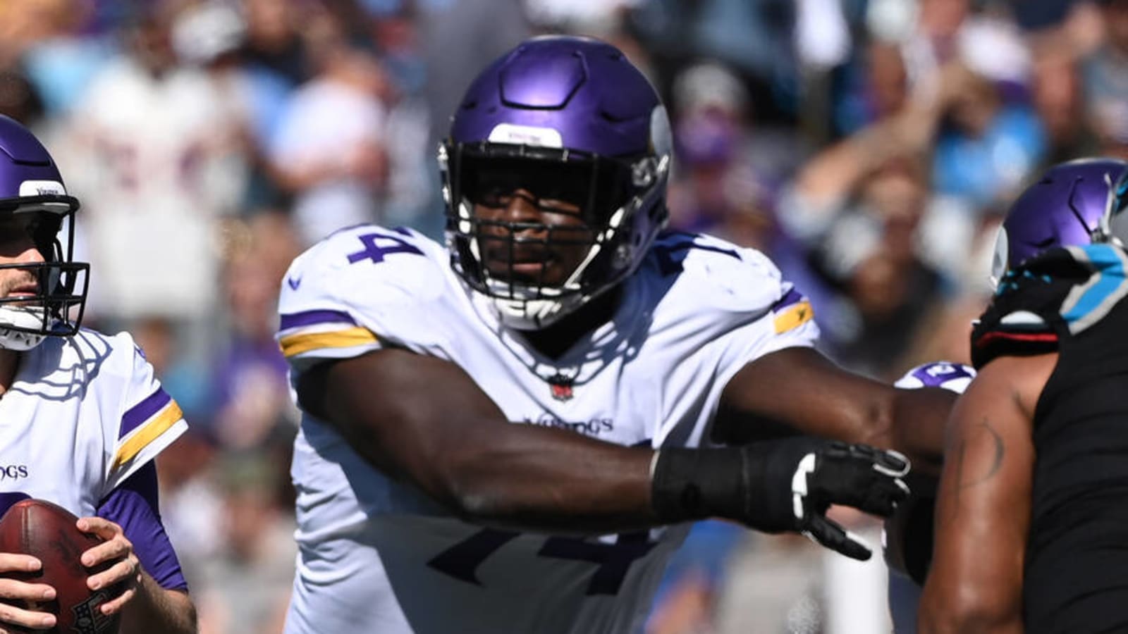 Vikings to retain key backup offensive lineman