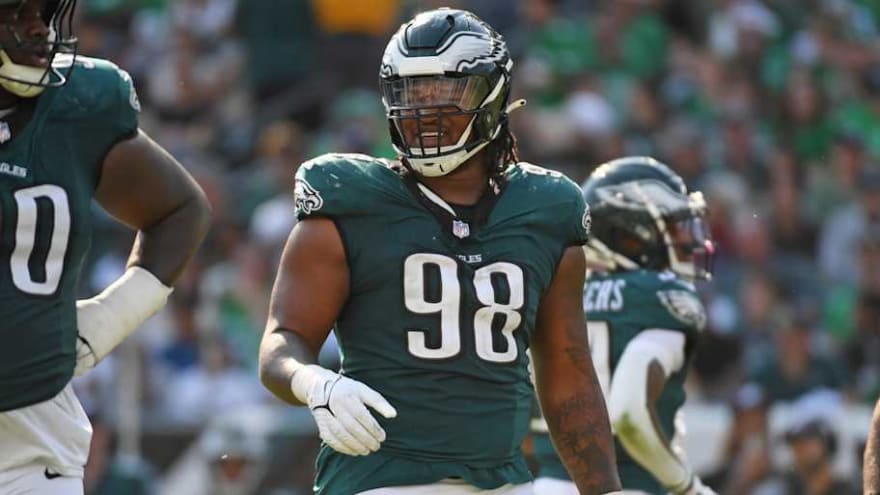 Eagles&#39; Star Misses Practice With Shoulder Injury