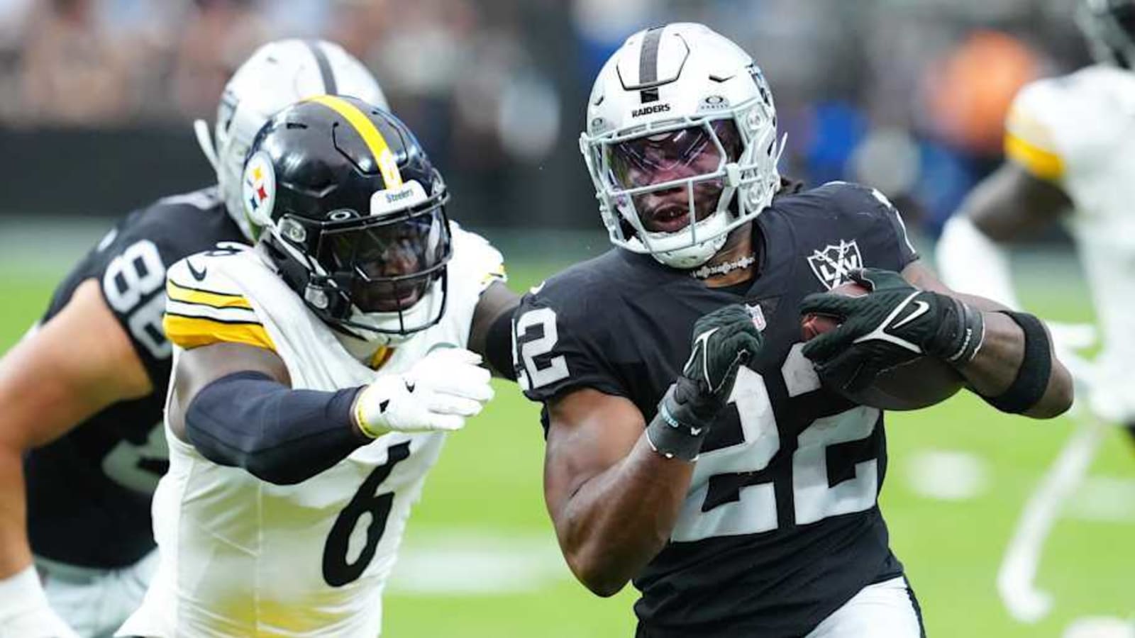 Alexander Mattison Continues to Produce in Struggling Raiders Offense