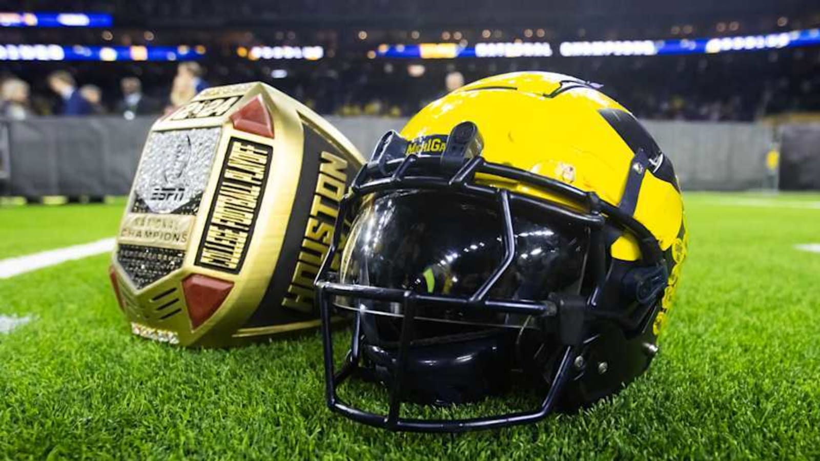 Michigan offers giant offensive lineman from transfer portal