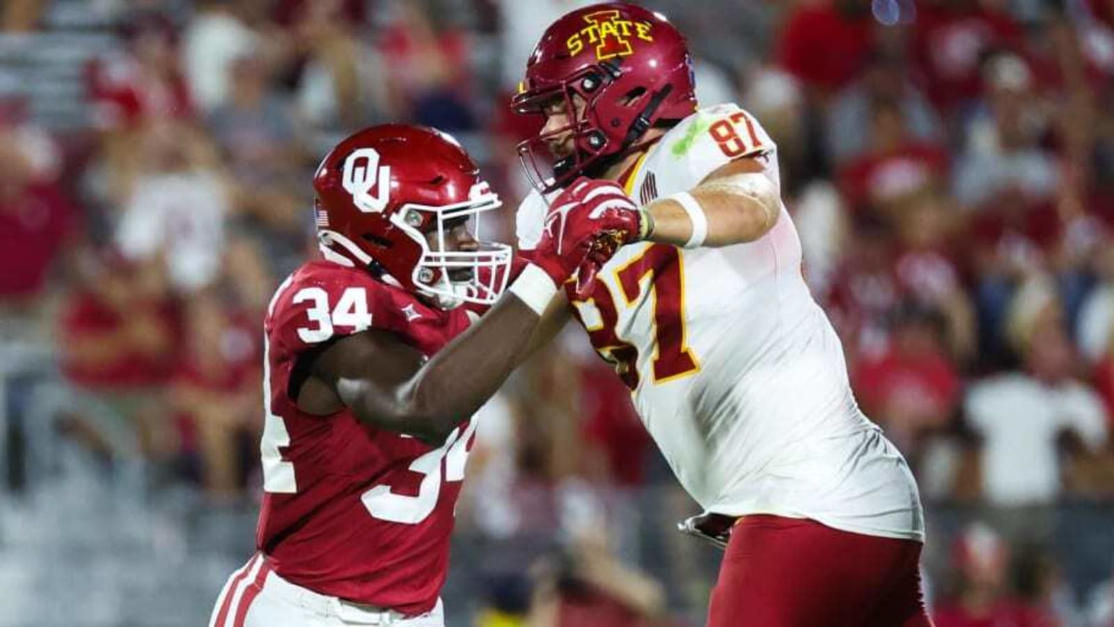 Why Oklahoma Teammates Call P.J. Adebawore a &#39;Freak of Nature&#39;