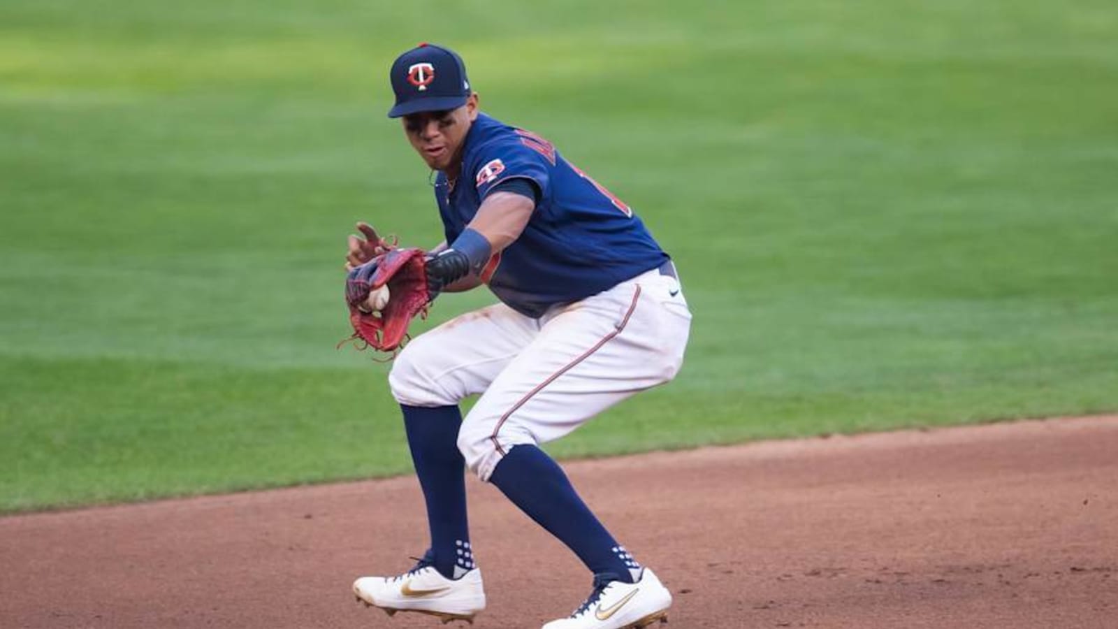&#39;I still find it hard to believe&#39;: Ex-Twin Ehire Adrianza retires from baseball