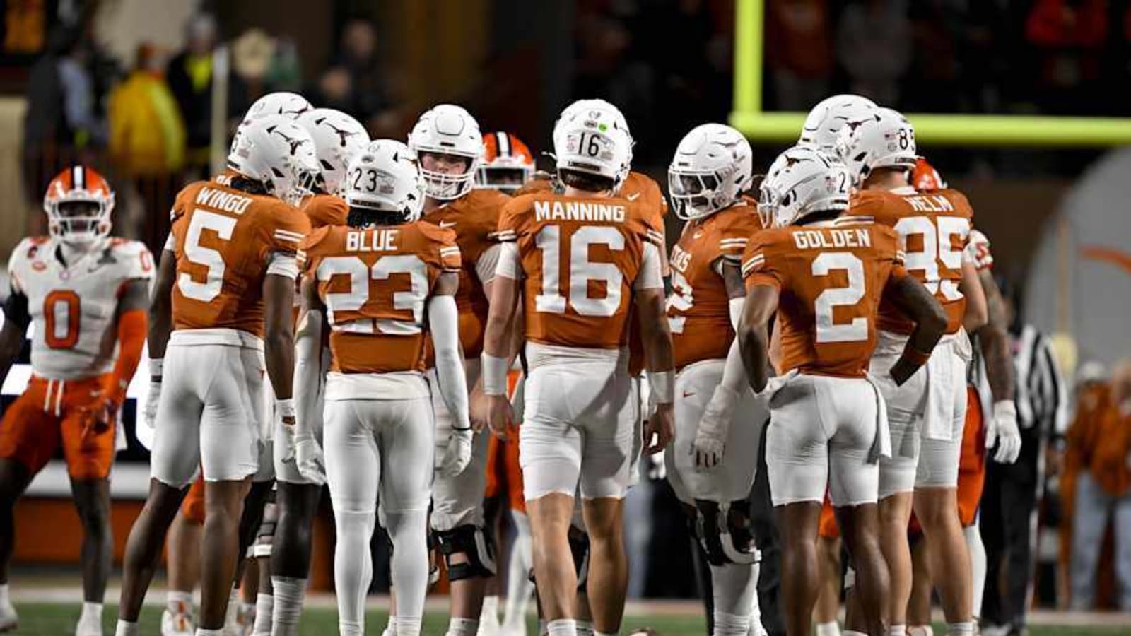 Way-Too-Early 2025 Texas Longhorns Projected Offensive Depth Chart