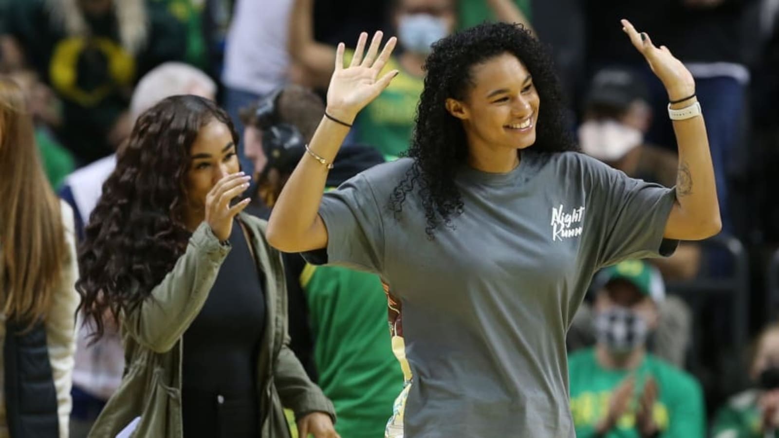 Satou Sabally reps alma mater, rocks biker shorts in rainy day fit (PHOTOS)
