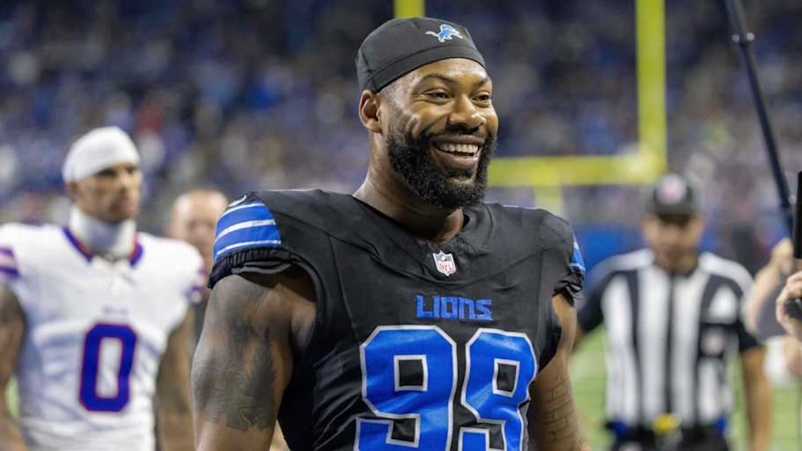 Pros and Cons of Lions Re-Signing Za'Darius Smith