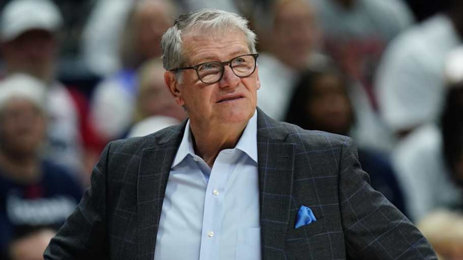 UConn Huskies&#39; Geno Auriemma, Paige Bueckers Show Support for JuJu Watkins