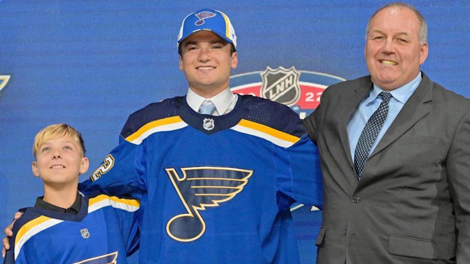 Gophers star Jimmy Snuggerud signs three-year deal with St. Louis Blues
