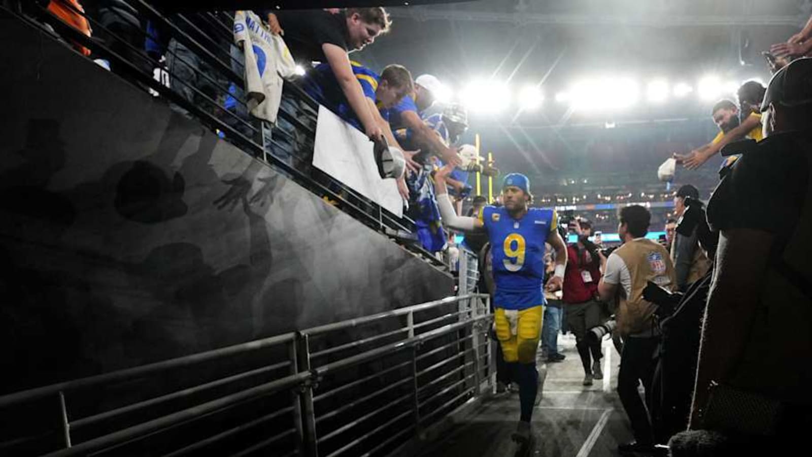 Rams Thank Cardinals in Classy Local Newspaper Ad