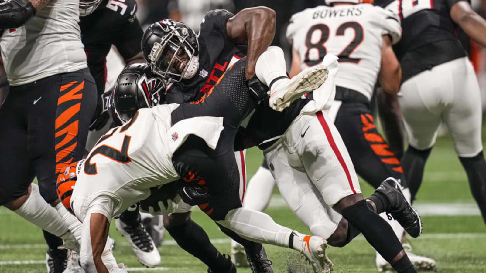 Former Falcons LB Signs with Denver Broncos