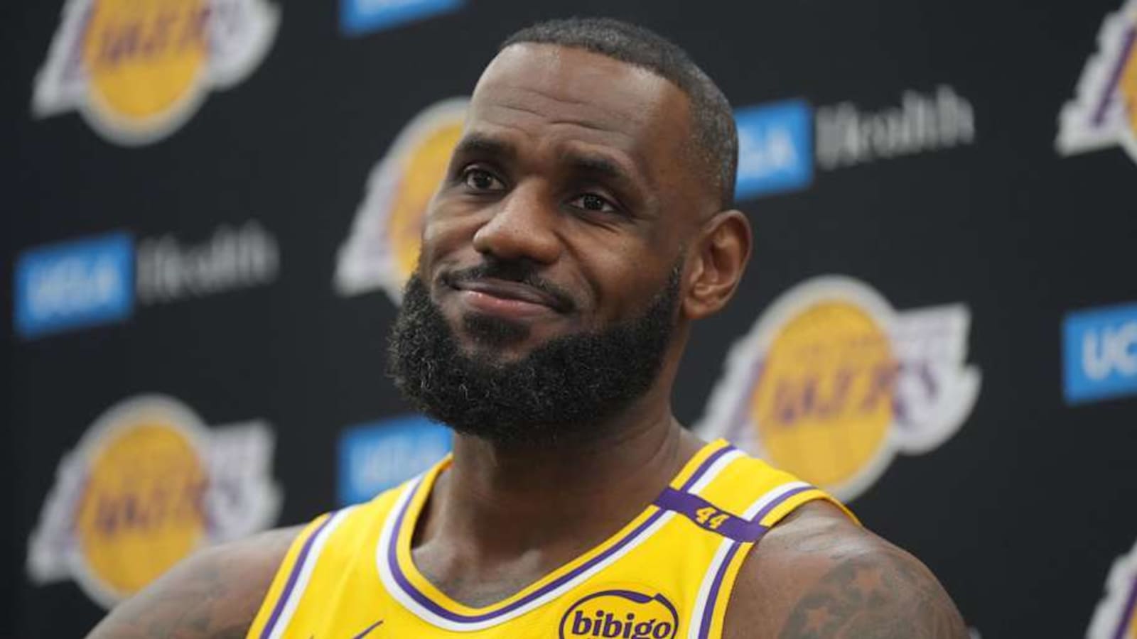 LeBron James Reacts to Former Lakers, Clippers Guard&#39;s Viral Video