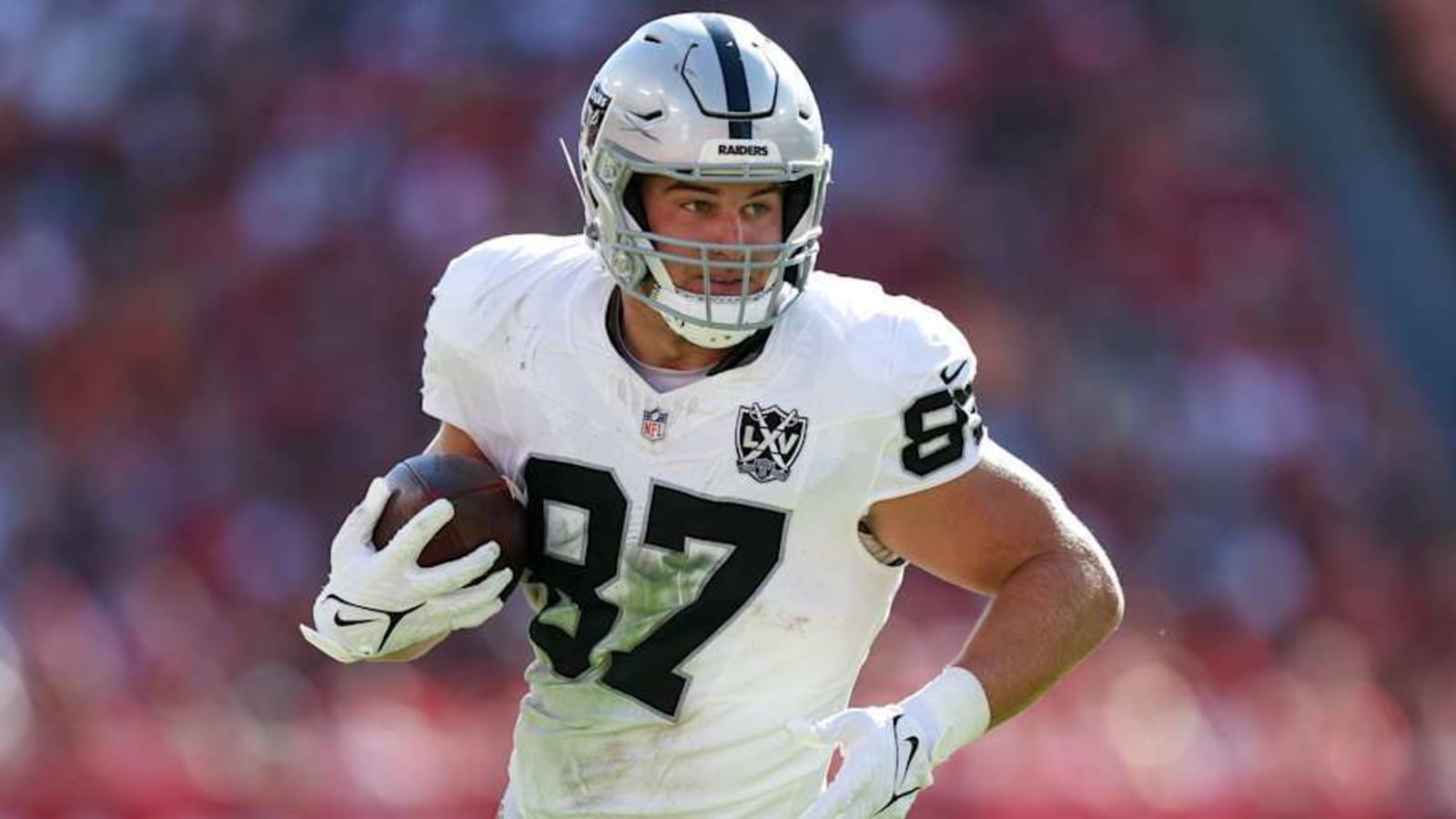 Former Notre Dame Star Tight End Michael Mayer Named in Latest Trade Rumors