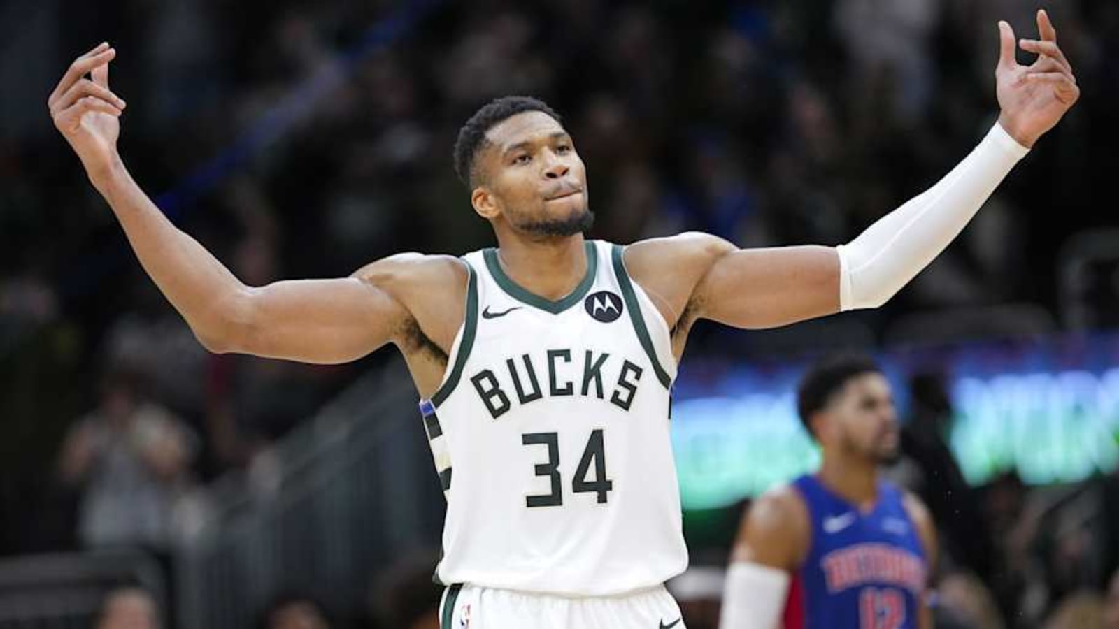 Bucks &#39;Dangling&#39; 2031 First-Rounder in Hopes of Landing Impact Defender: Report