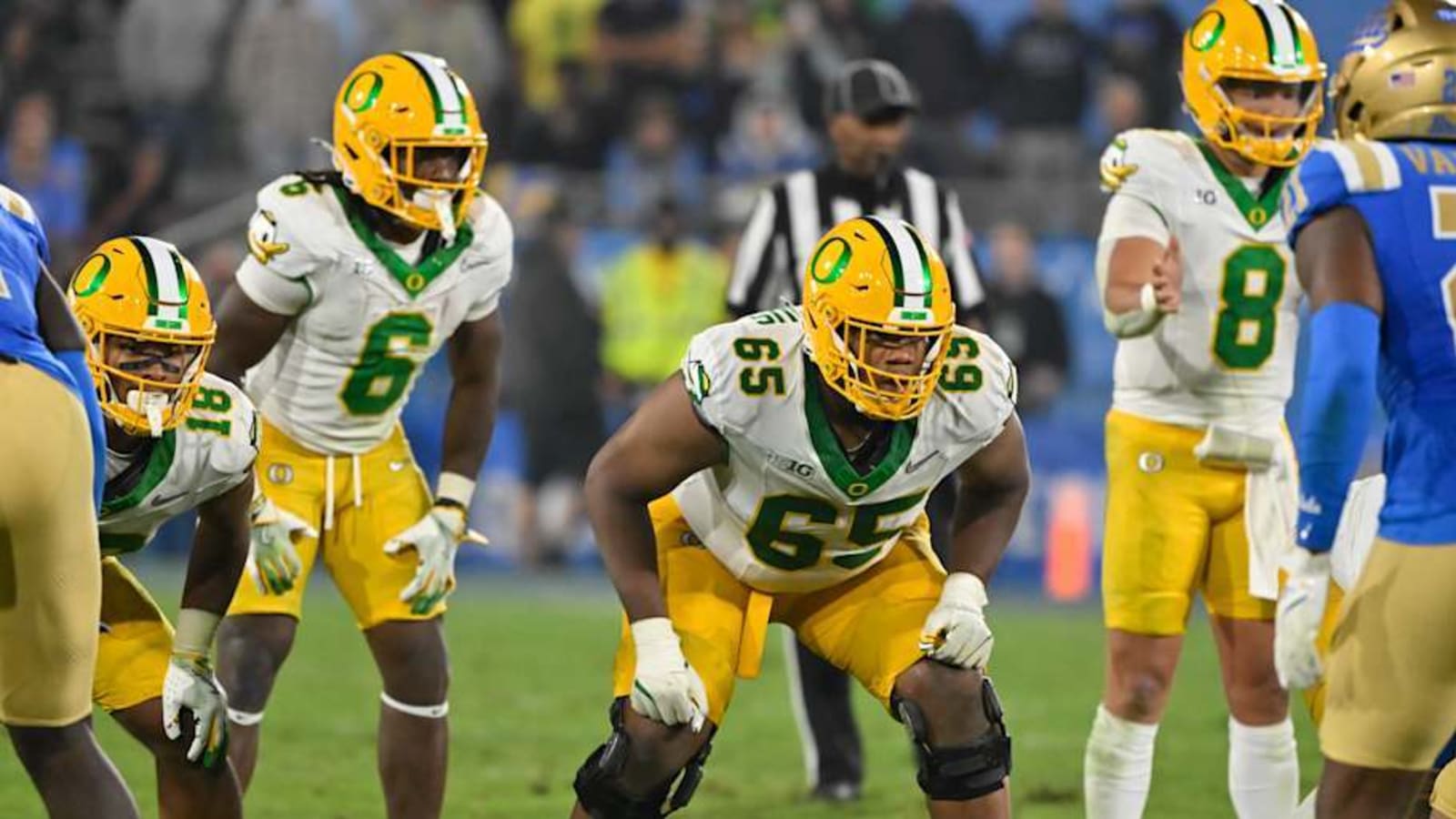 Joe Moore Award: Oregon Ducks Offensive Line Named Finalists