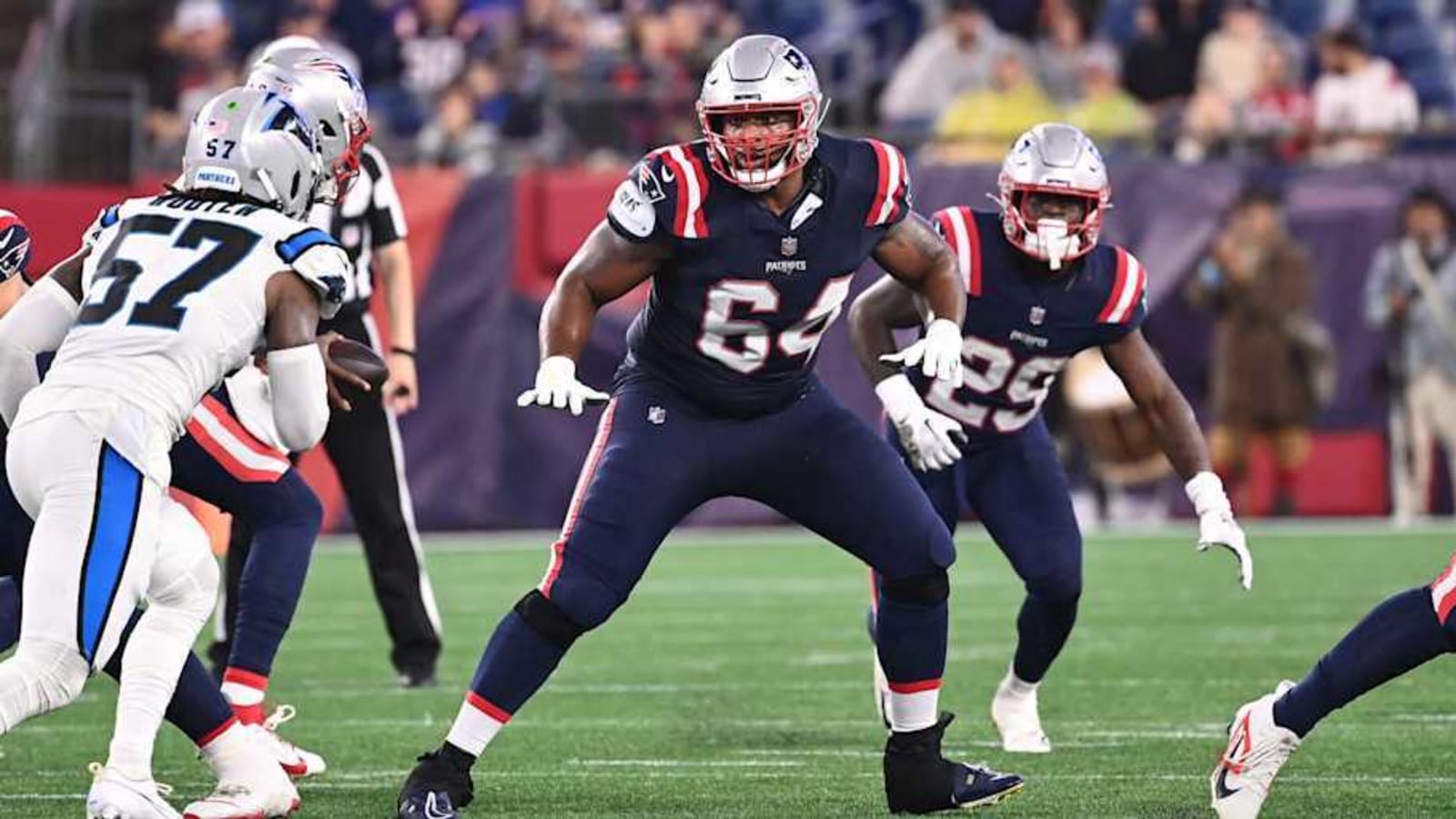 Patriots OL Exits Jaguars Game with Injury
