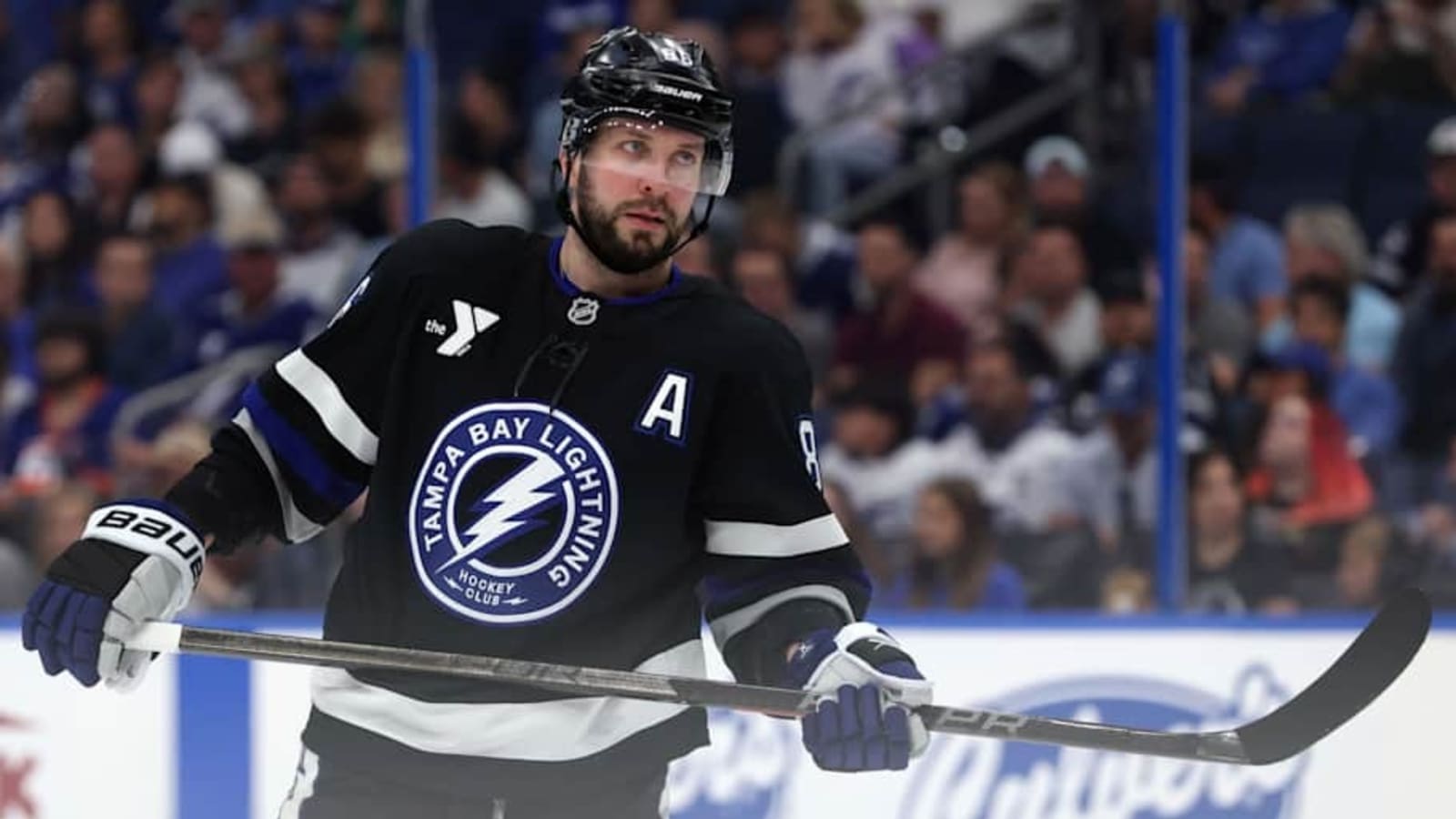 Lightning, Avalanche Superstars in Tight Art Ross Race