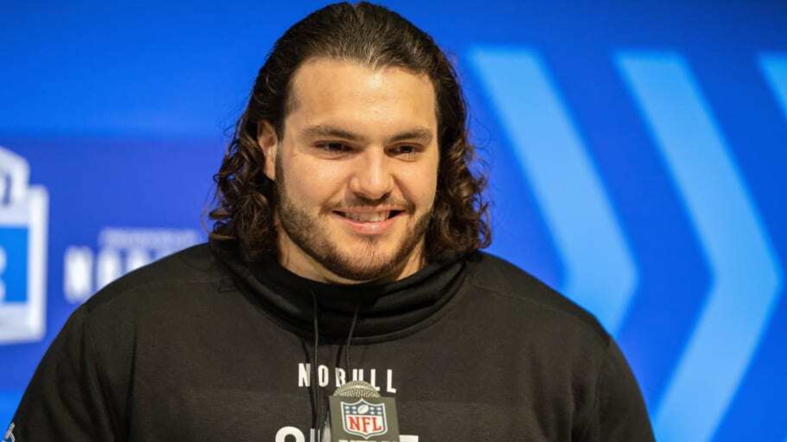 Hunter Nourzad on Chiefs Culture, Camp and Learning From Creed Humphrey