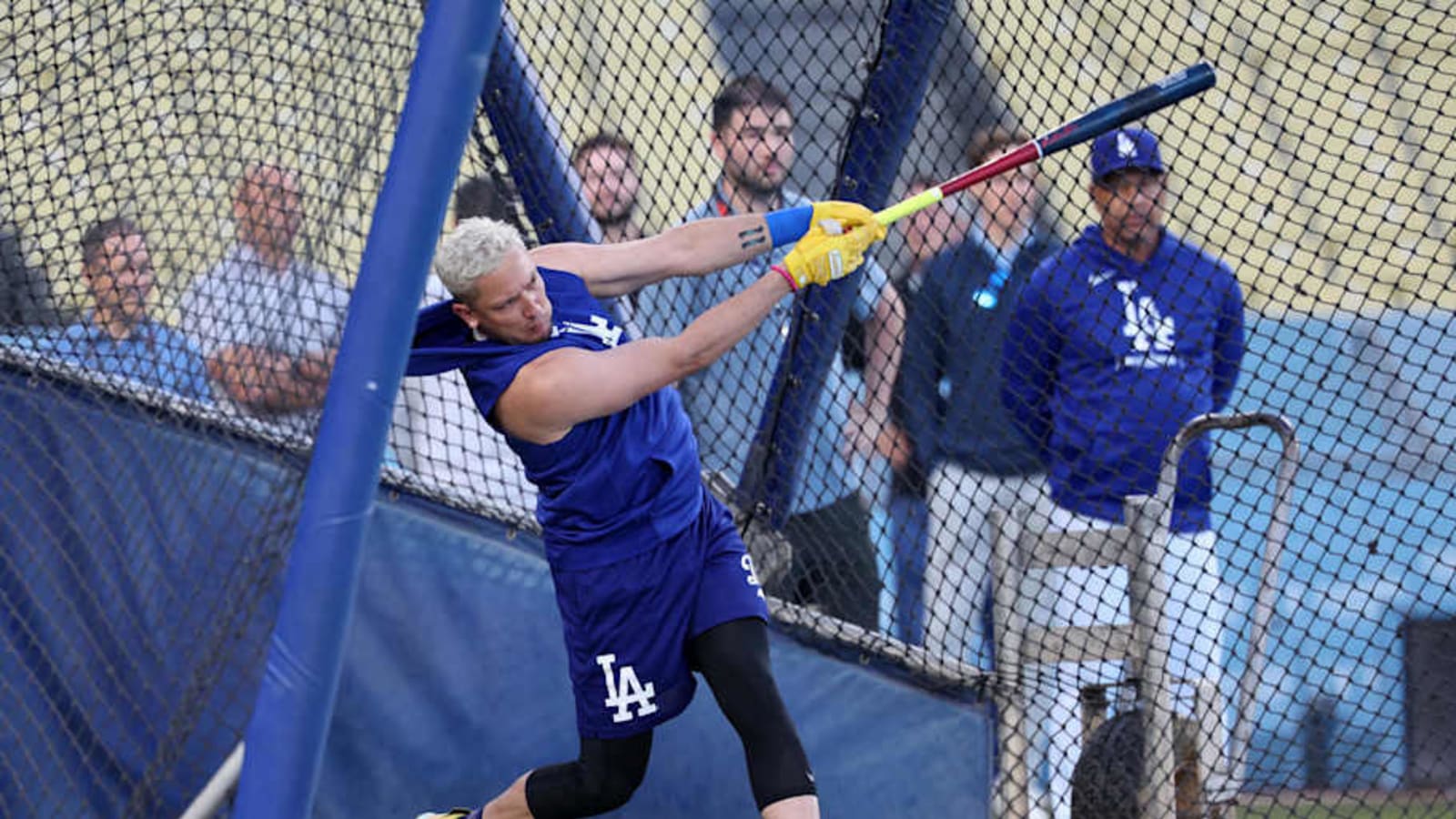 Los Angeles Dodgers&#39; Miguel Rojas Set For Offseason Surgery, Could Return For World Series