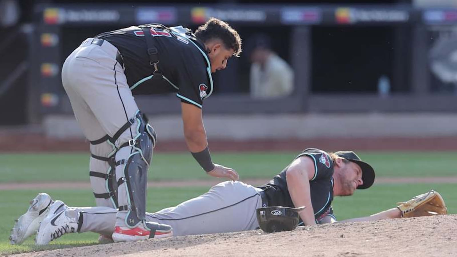 Diamondbacks Kevin Ginkel Pitched Through Fractured Shin