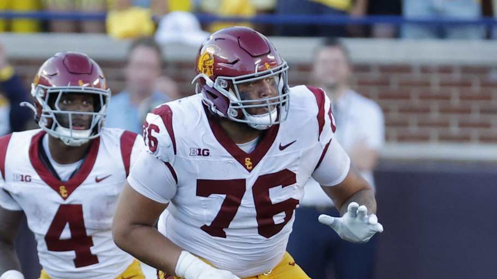 Report: Auburn Signs former USC Trojans Offensive Tackle