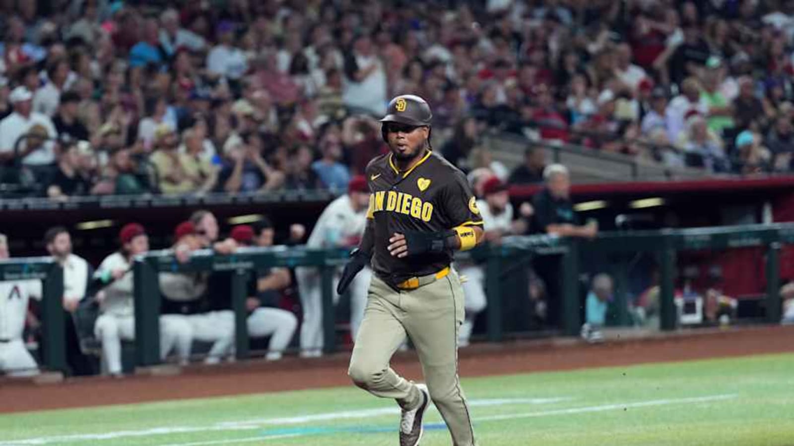 Padres Have Different Plan for Luis Arraez in 2025