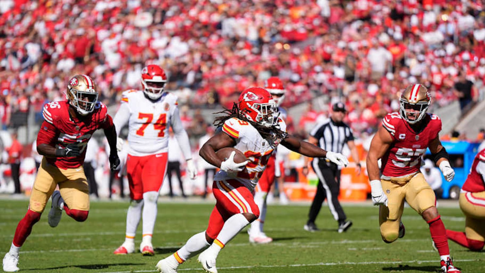 Chiefs injury report: Kareem Hunt limited with hip issue in Week 8