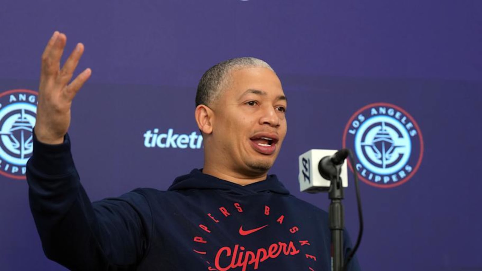 Ty Lue Makes Latest Kawhi Leonard Injury Announcement