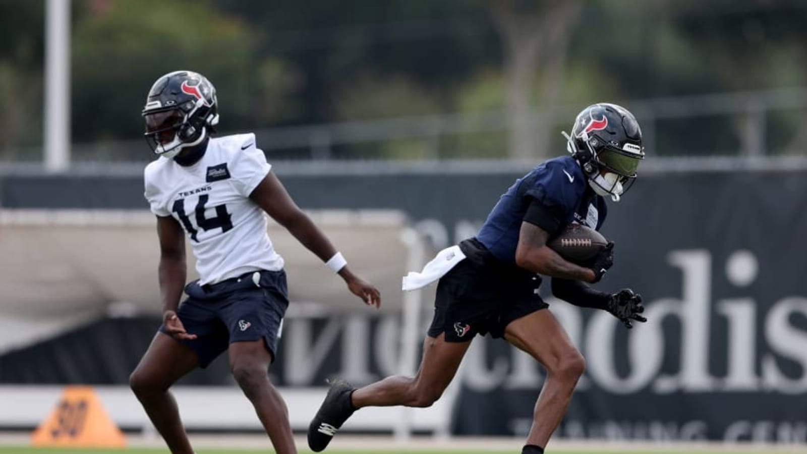 Rookie Kamari Lassiter Impresses During Training Camp