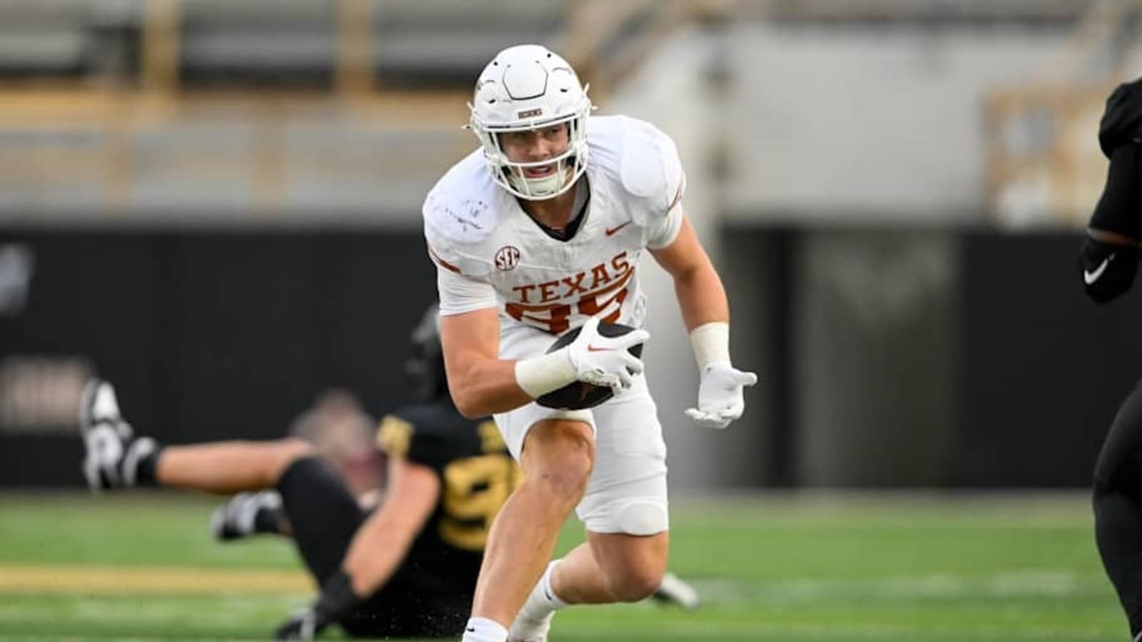 Steve Sarkisian &#39;Really Proud&#39; of Texas Longhorns TE Gunnar Helm