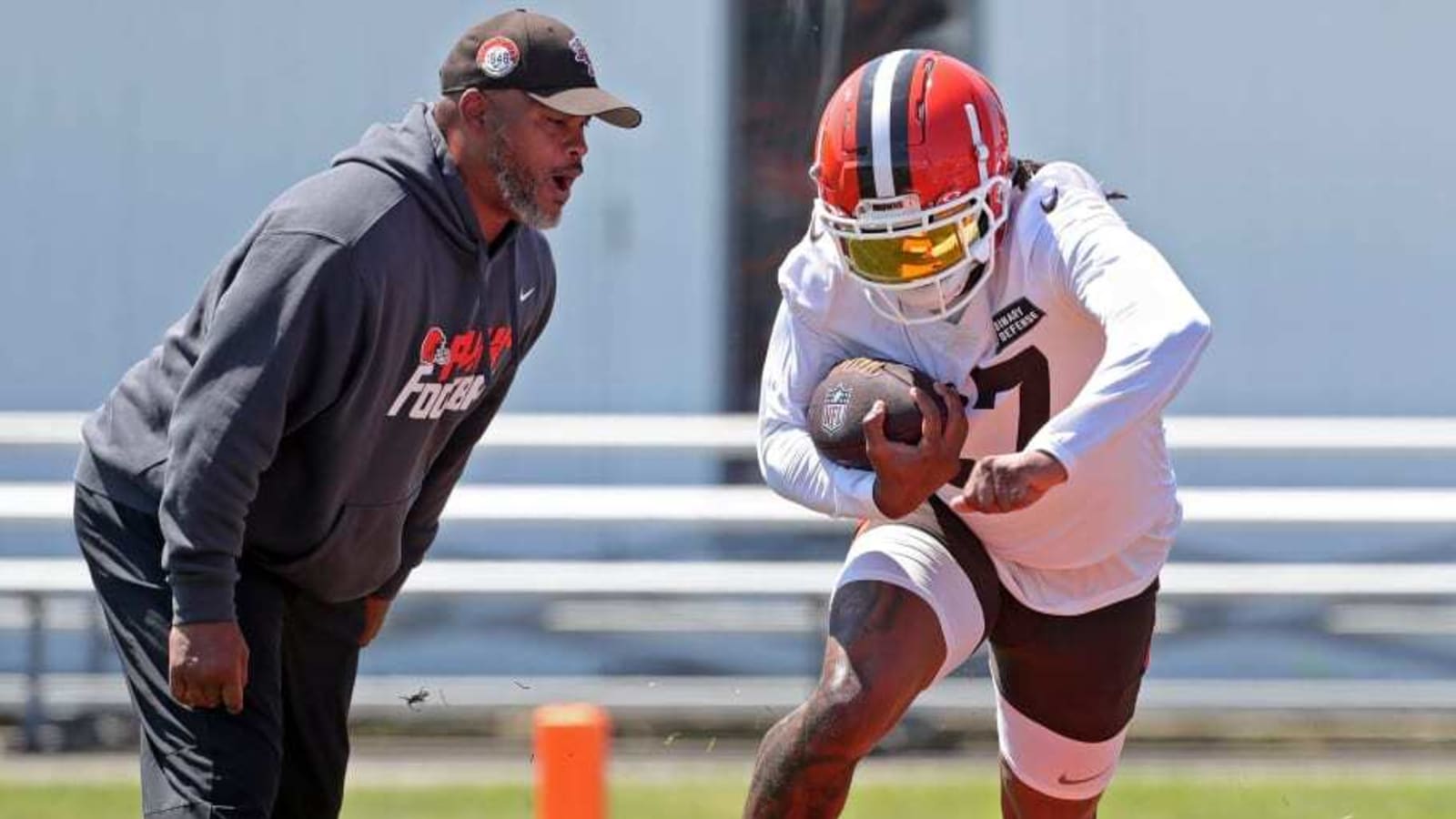 Browns get good news as D&#39;Onta Foreman escapes major injury