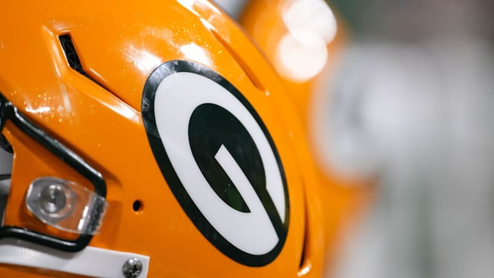  Jaguars Complete Interview With Packers&#39; Jon-Eric Sullivan