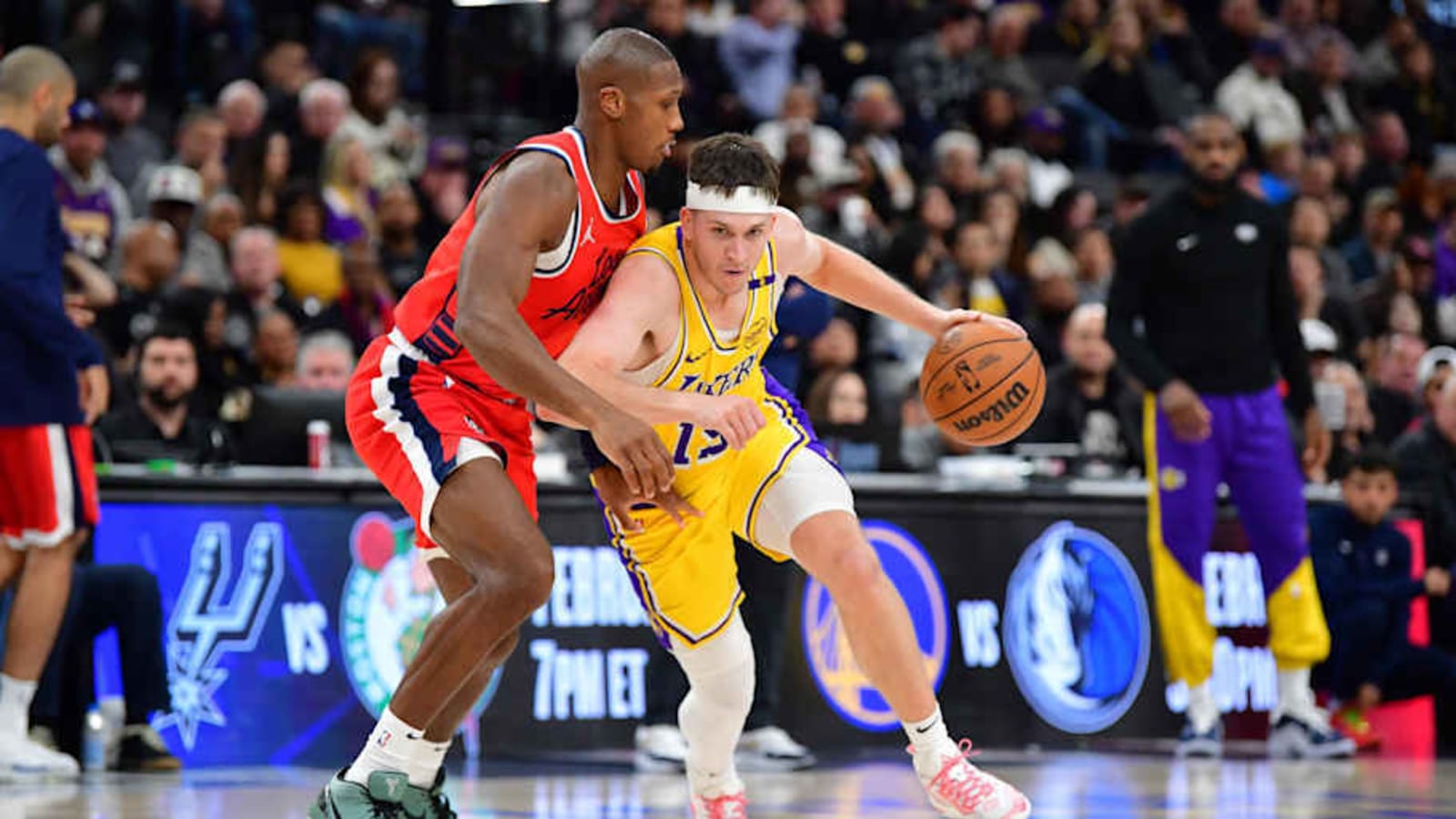 Austin Reaves Suffers Injury in Lakers-Clippers Game