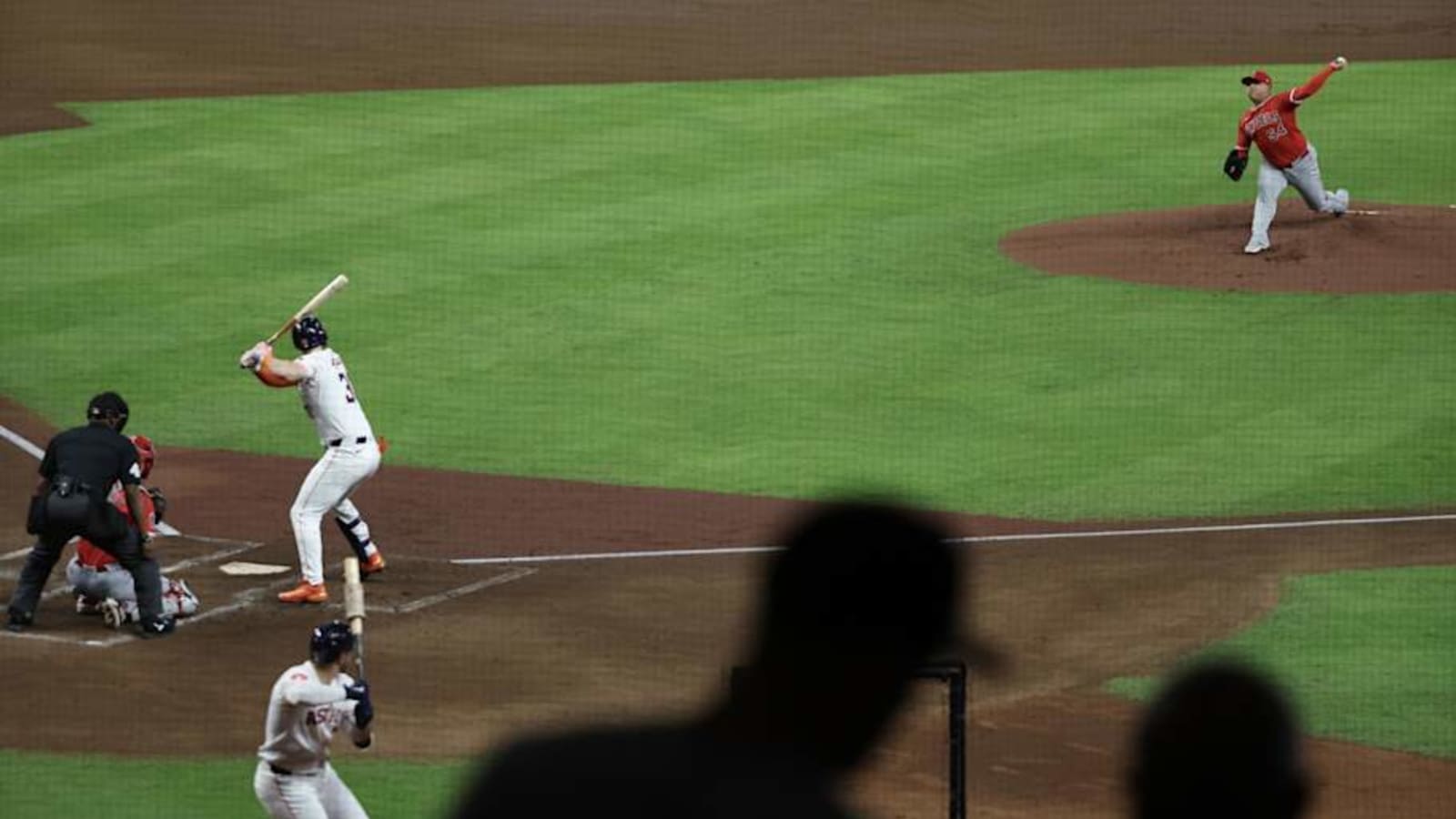 Chicago Cubs Agree to Contract with Superstar Trade Acquisition, Avoid Arbitration