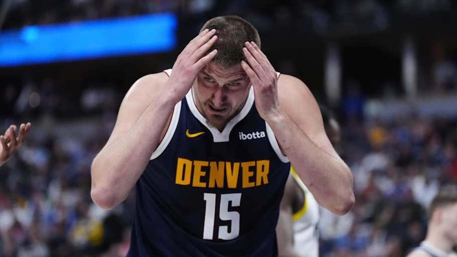 Nikola Jokic&#39;s Full-Court Buzzer-Beater in Nuggets-Jazz Goes Viral