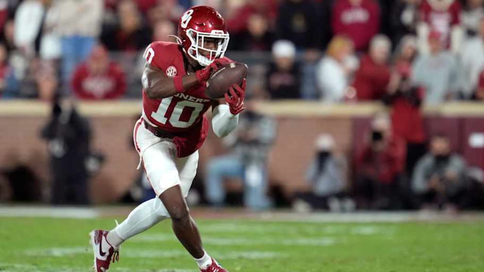 Oklahoma LB Kip Lewis Proved Again He&#39;s a &#39;True Gamer&#39; With Alabama Pick Six