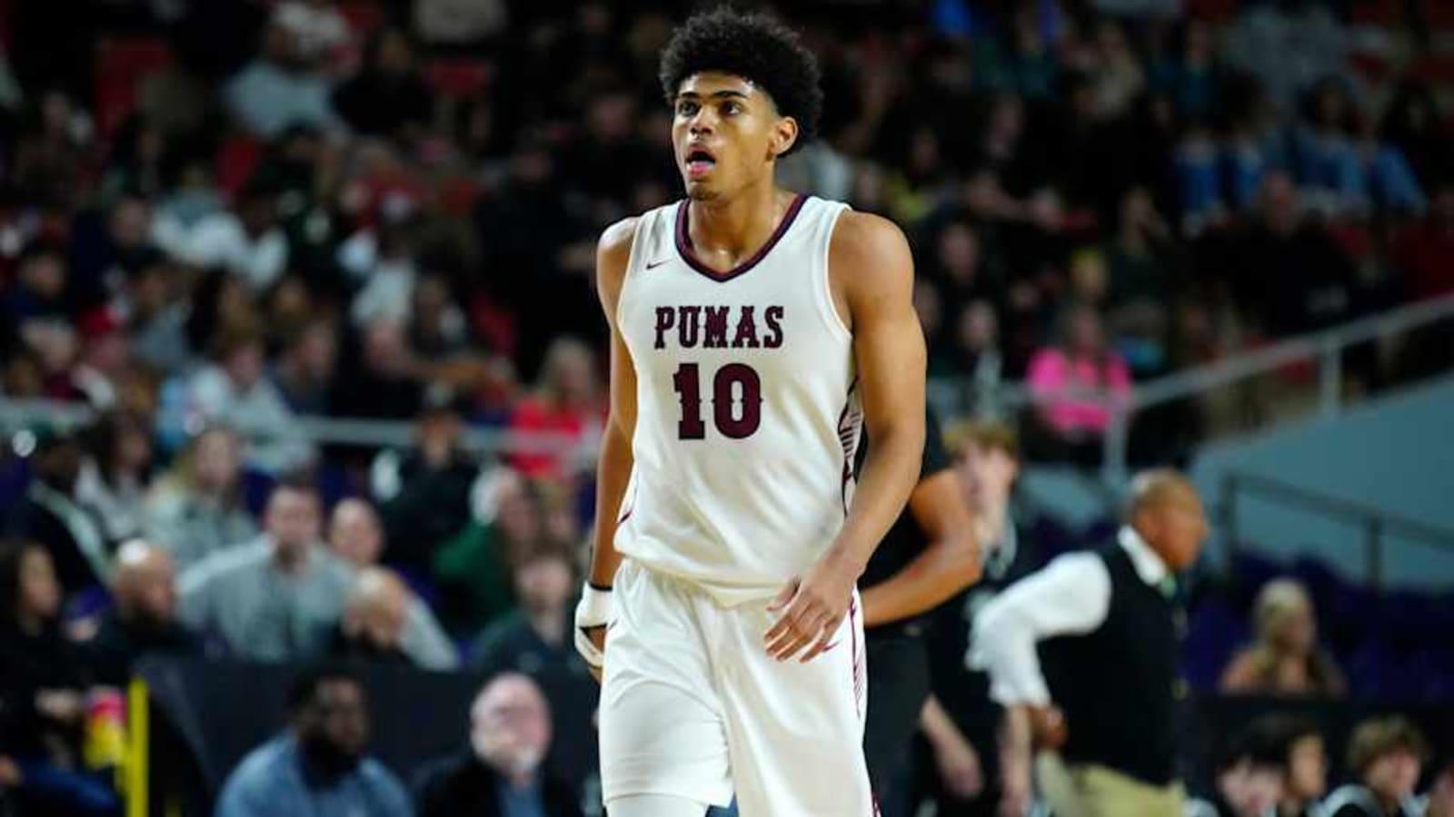 Top high school basketball recruit commits to Arizona Wildcats