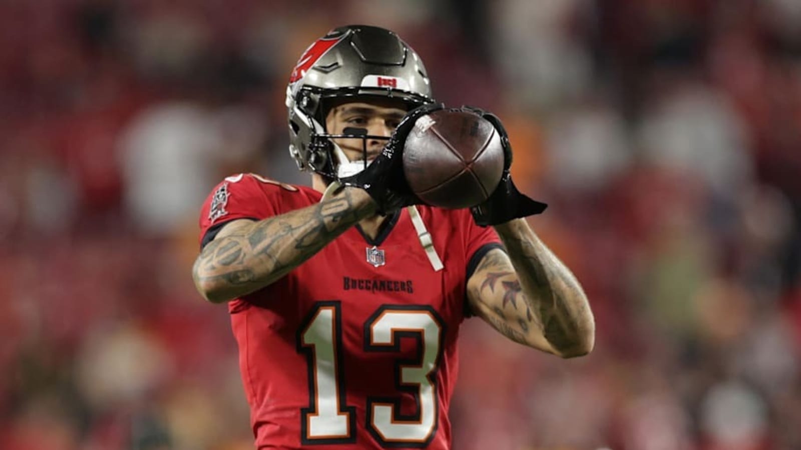 Buccaneers star WR Mike Evans sends message to fans after free agency