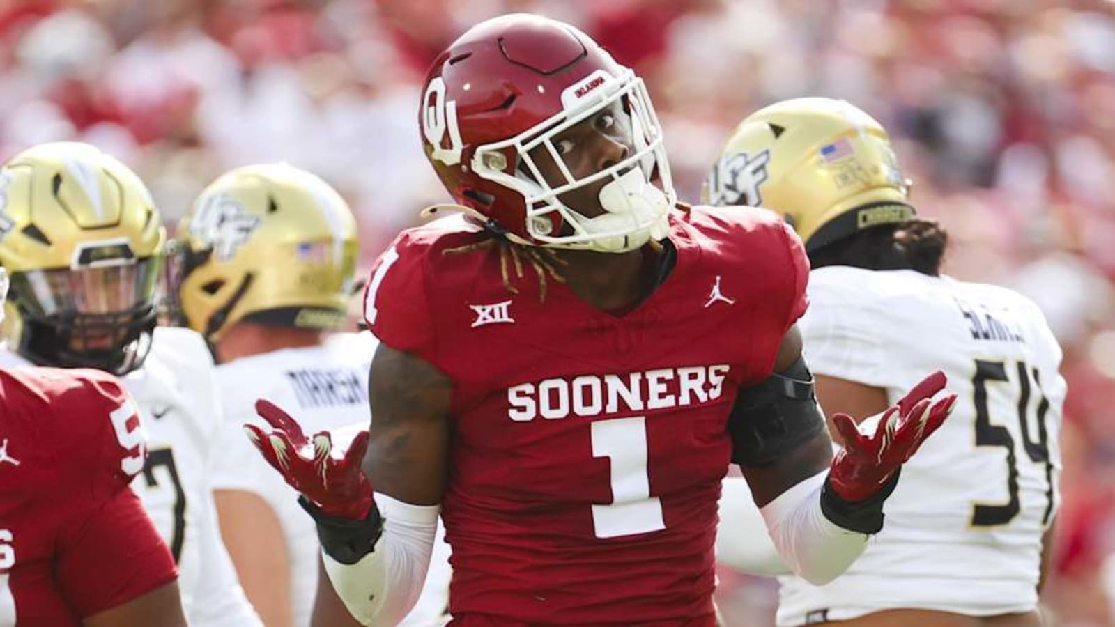 Oklahoma Transfer Linebacker Dasan McCullough Commits to Nebraska